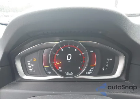 2016 Volvo Xc70 T5 Premier z USA, uszkodzony, nr VIN YV4612NK7G1270888